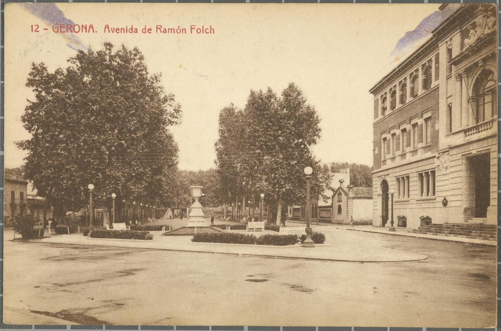 Desconegut, 12-Geron. avenida by Ramón Folch