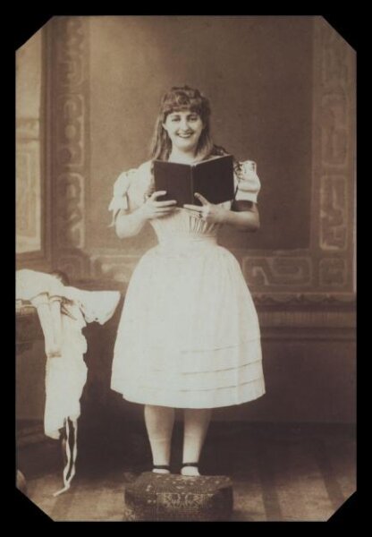 London Stereoscopic and Photographic Company, Guy Little Theatrical Photograph