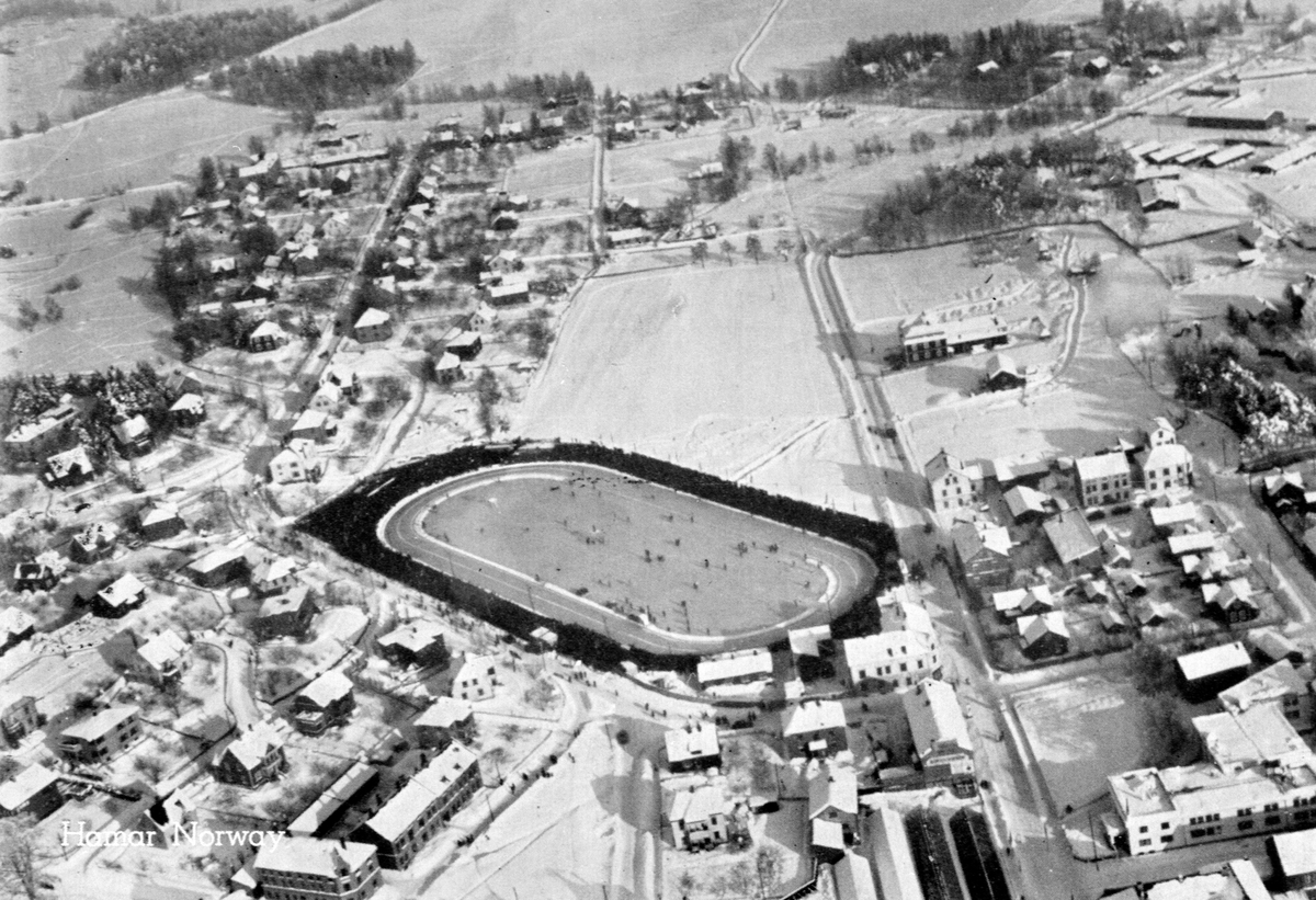 Anno Domkirkeodden, FLYFOTO, HAMAR STADION, HOLSET, SKØYTELØP, EM. EUROPAMESTERSKAP. POSTKORT.