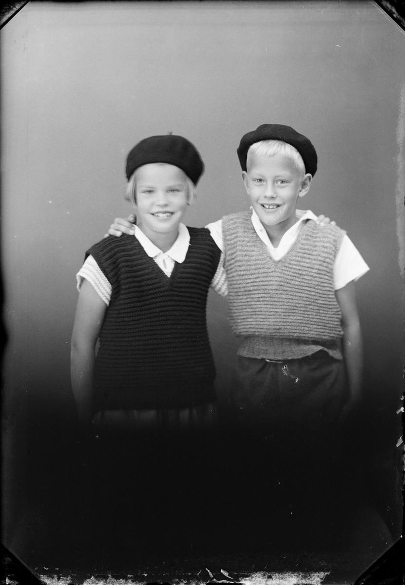Skötsner-Edhlund, Ateljéporträtt - Greta Nilssons barn, Östhammar, Uppland