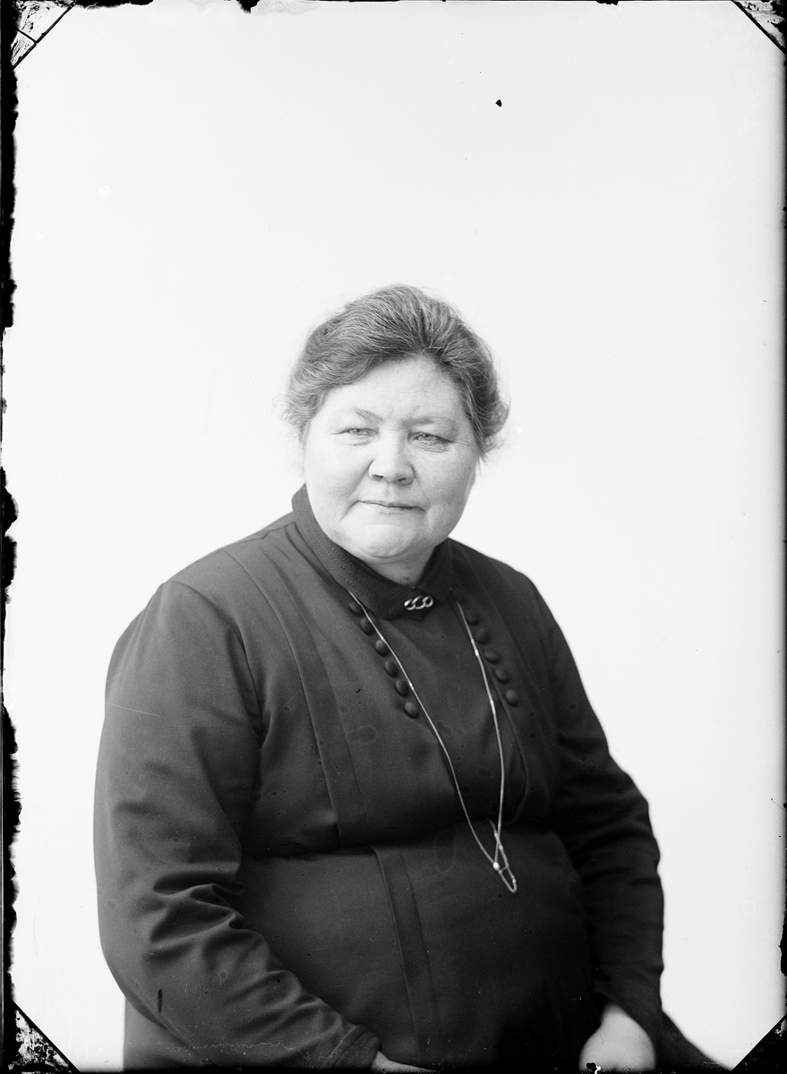 Skötsner-Edhlund, Ateljé Portrait - Brita Edhlund, Östhammar, Uppland