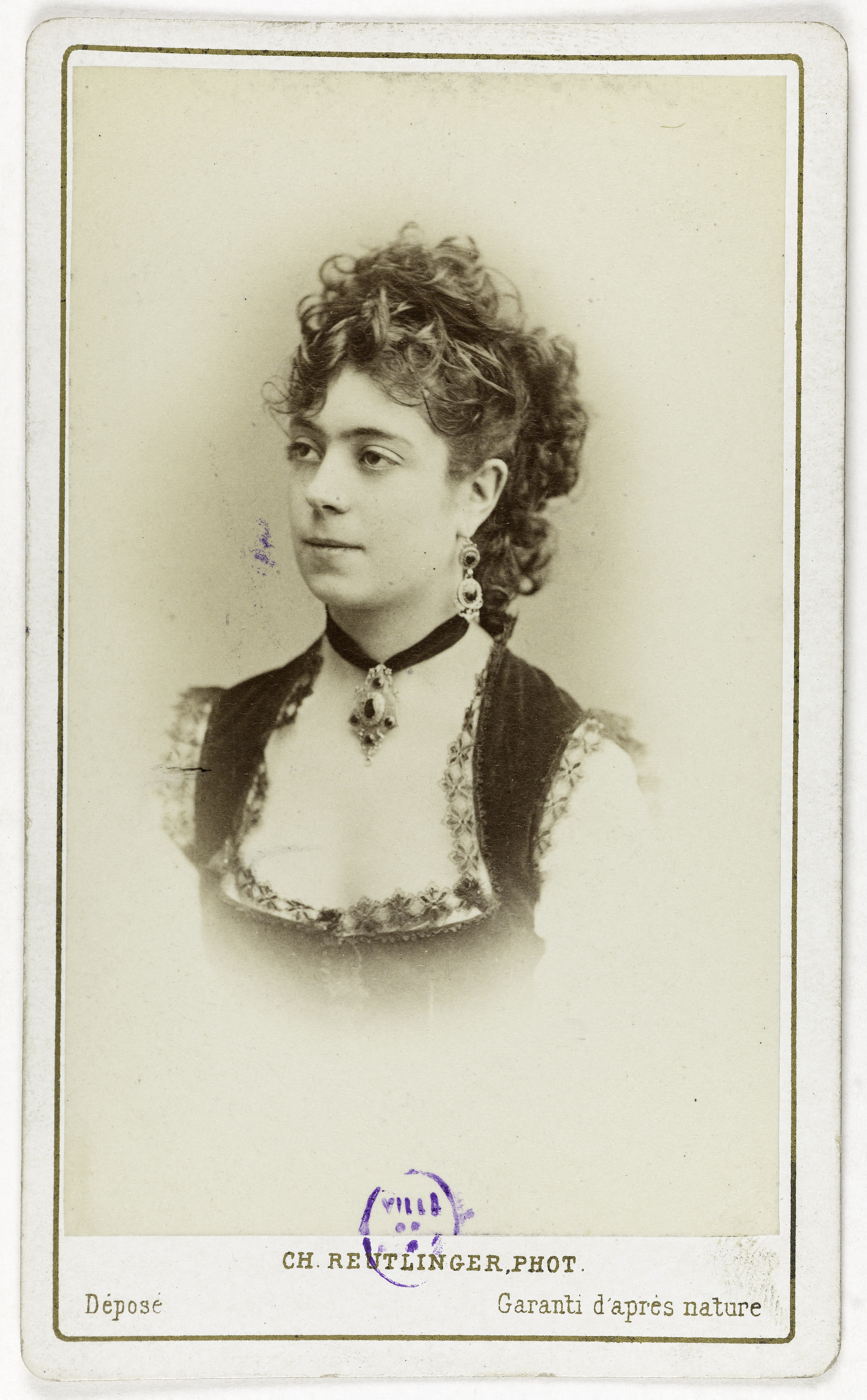 Charles Reutlinger, Portrait de Théonie Morand, actrice de théâtre entre 1869 et 1876.