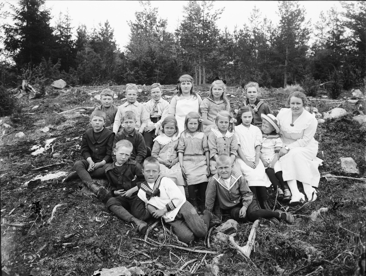 Skötsner-Edhlund, Skolbarn från Kelinge skola, Valö socken, Uppland