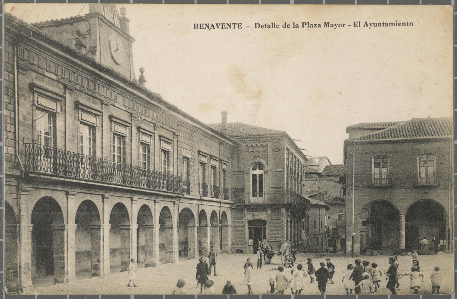Desconegut, Benavente - Detalle de la Plaza Mayor - El Ayuntamiento