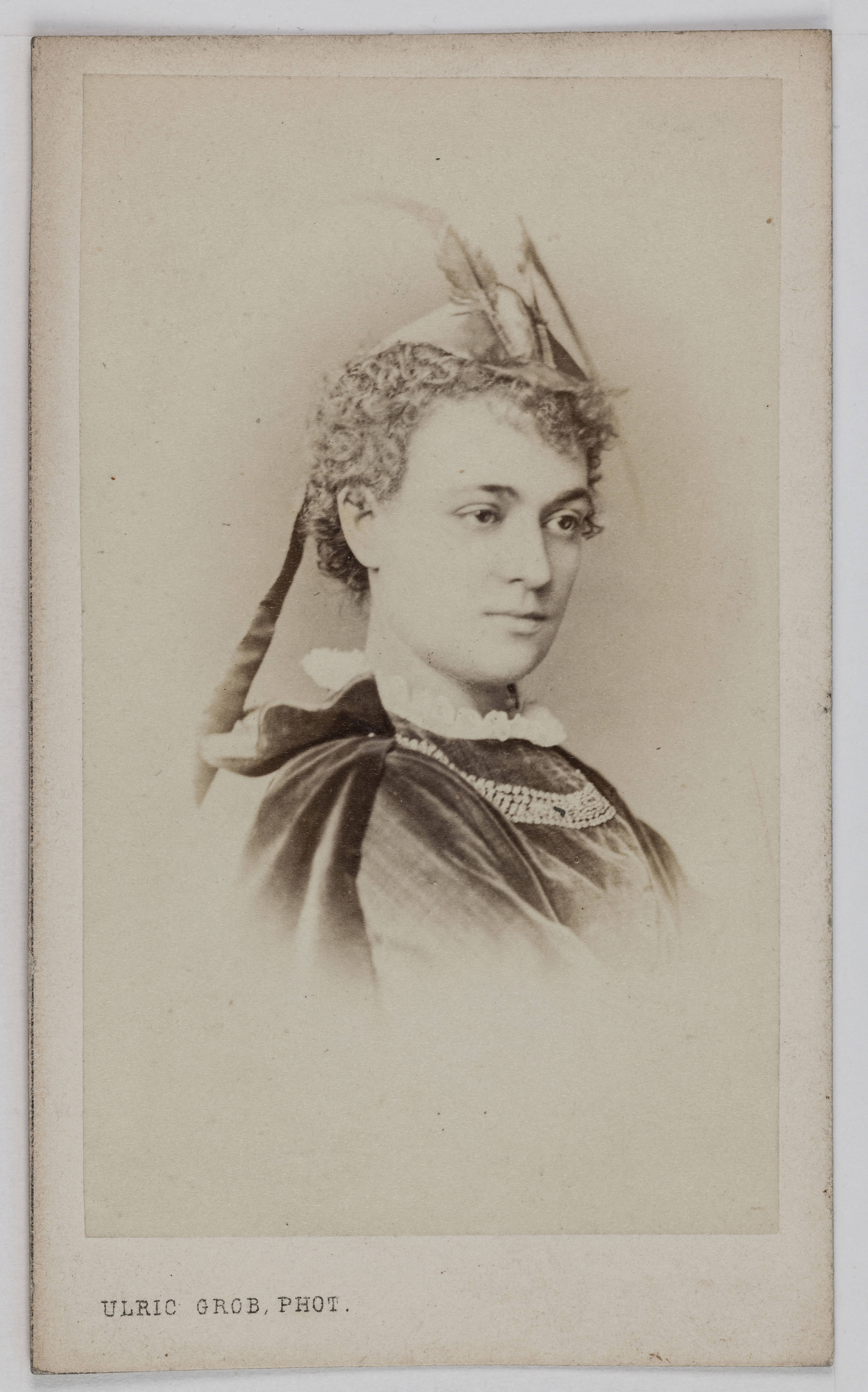 Ulric Grob, Portrait de Céline Anna Vanghel ou Van Ghell (18..-19..), mezzo-soprano hollandaise entre 1869 et 1879.