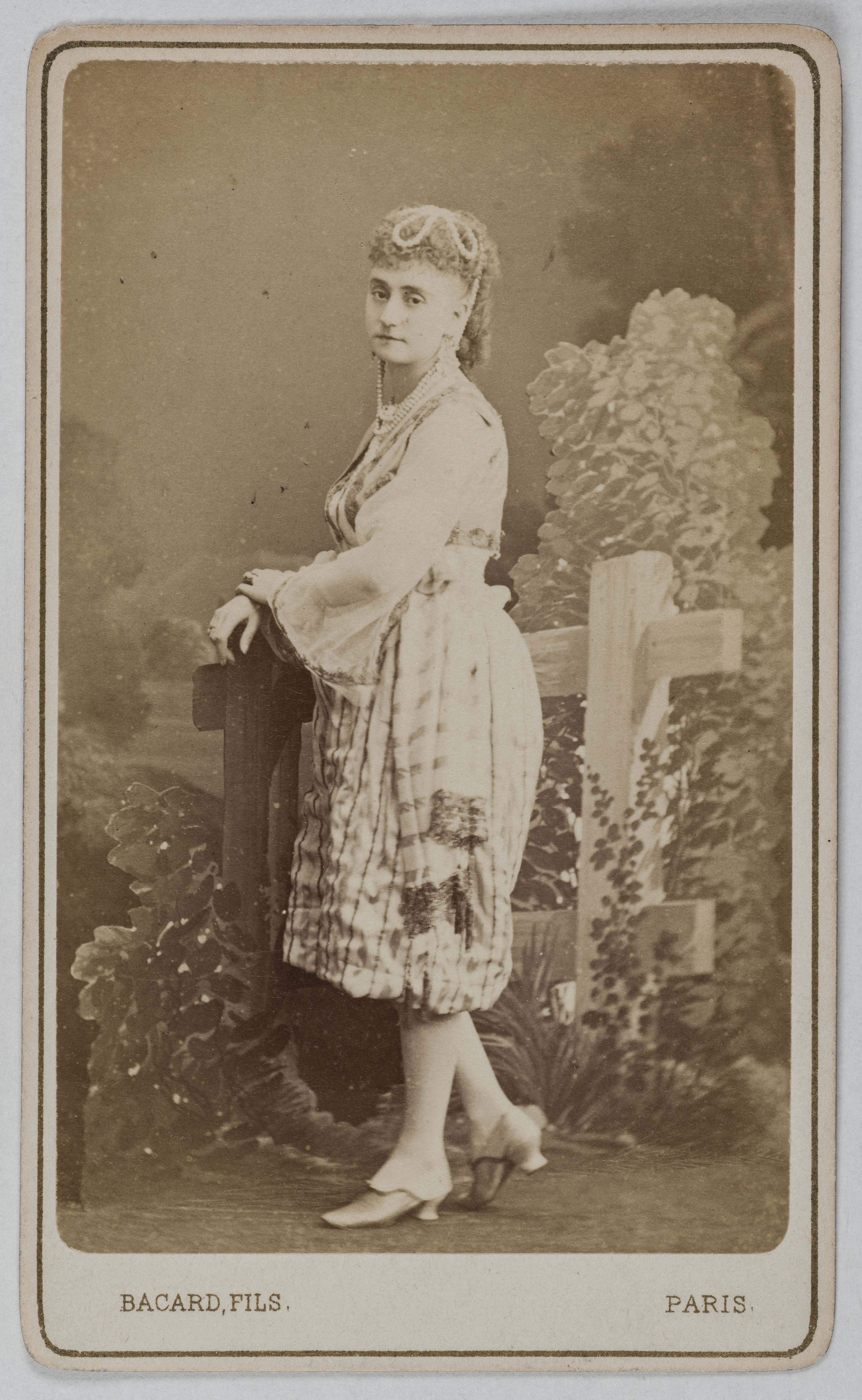 Bacard Fils, Portrait de Ferrare Denise, (épouse de Monsieur Matz), (actrice)
