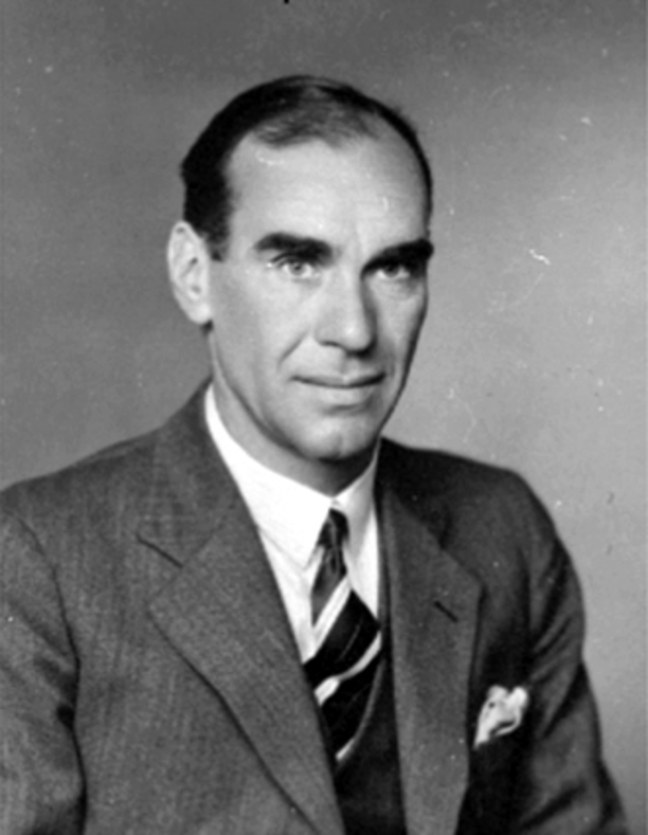 Anno Domkirkeodden, PORTRETT FOTBALLTRENER A. W. SMITH, ENGELSK, HAM-KAM