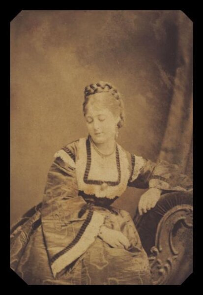 London Stereoscopic and Photographic Company, Guy Little Theatrical Photograph