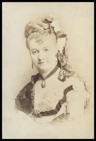 London Stereoscopic and Photographic Company, Guy Little Theatrical Photograph