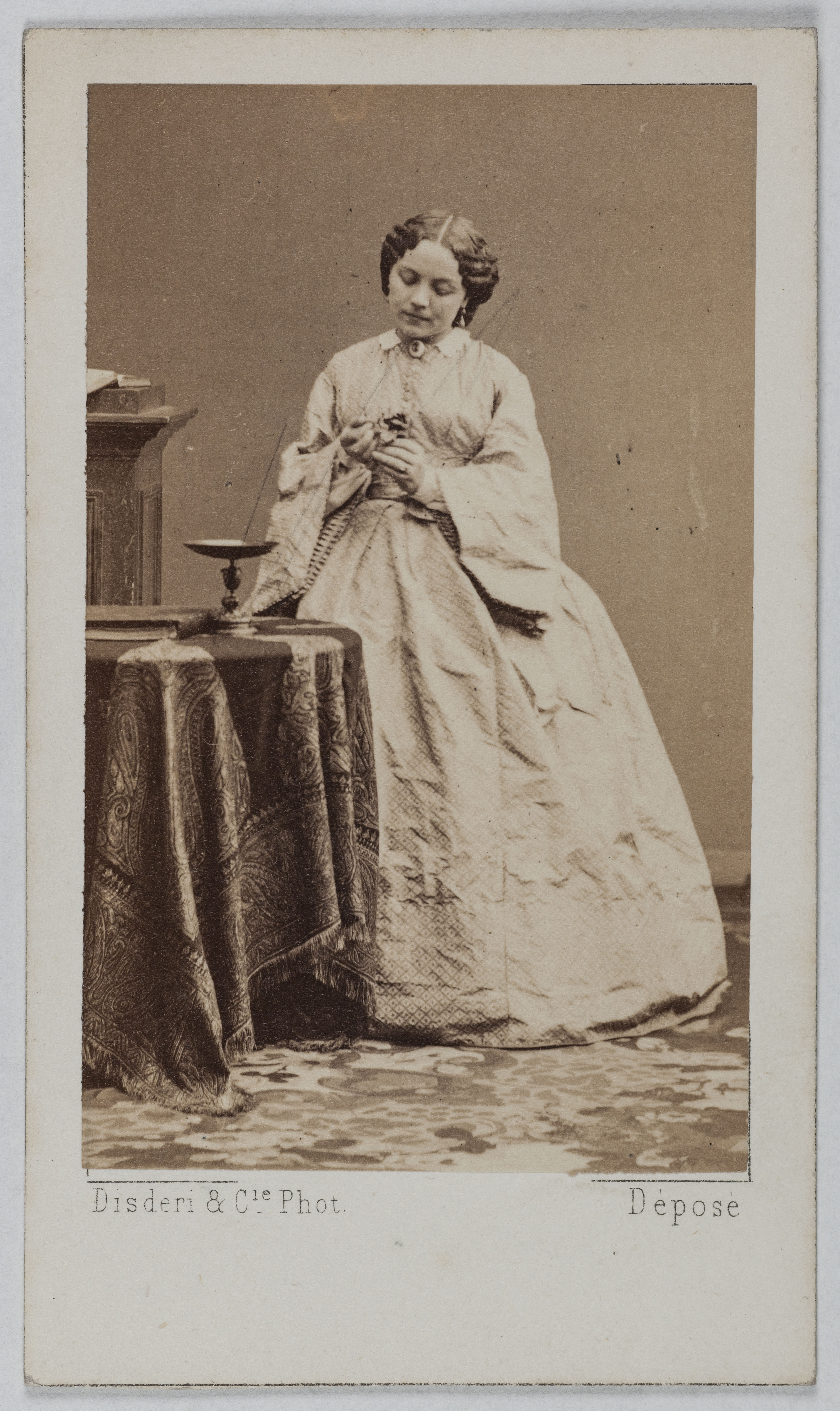 Disderi & Cie, Portrait d'Amélie Faivre (sœur de Marie Faivre, artiste lyrique, 1837-1897)