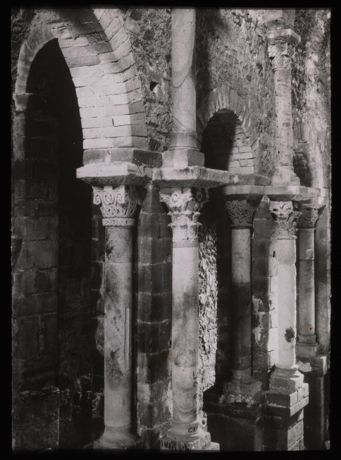 Desconegut, Iglesia del monasterio benedictino de San Pedro de Roda Espasa Calpe