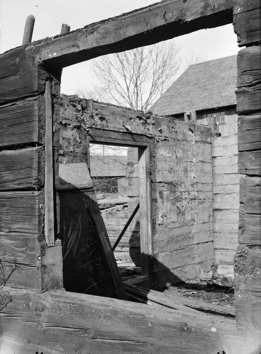 Paul Sandberg, The Sluffboden - now at the open-air museum Disagården - during dismantling in Gränby, Björklinge parish, Uppland
