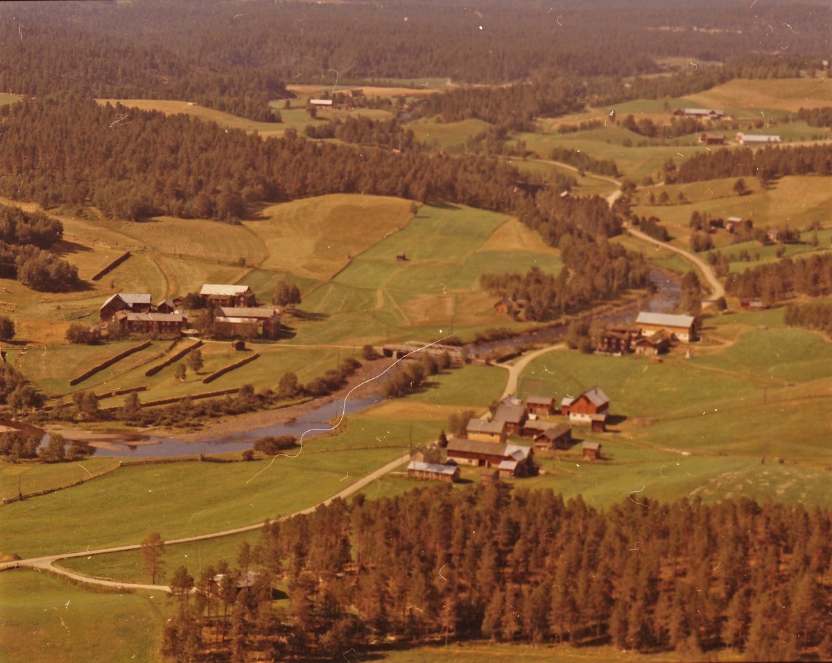 Widerøes Flyveselskap A/S, Gårdsbruk.