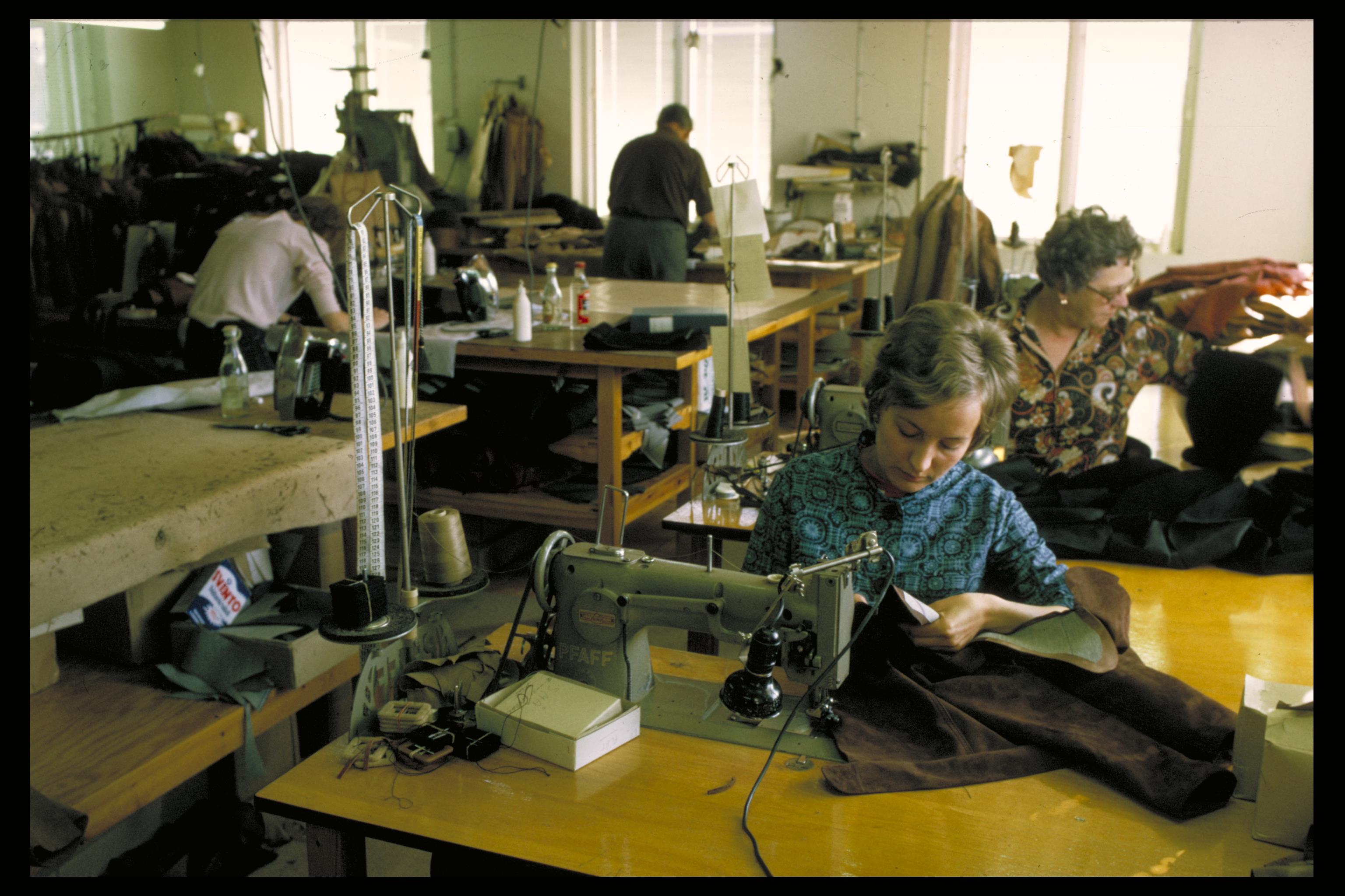 Pål-Nils Nilsson, Engströms skinnvarufabrik i Dalarna