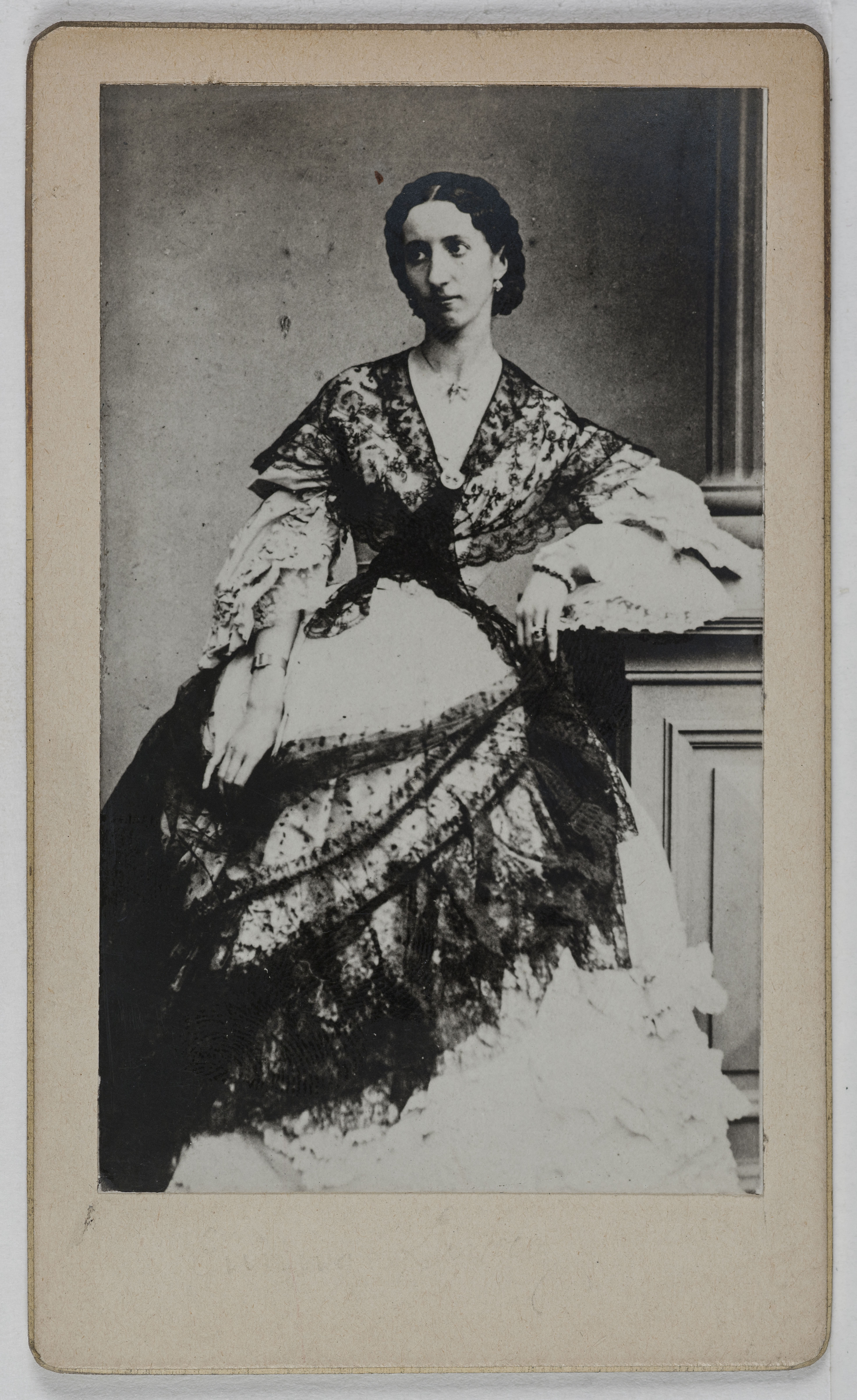 Anonyme, Portrait de Livry Emma, (née Jeanne-Emma Emarot), (1842-1863), (danseuse)