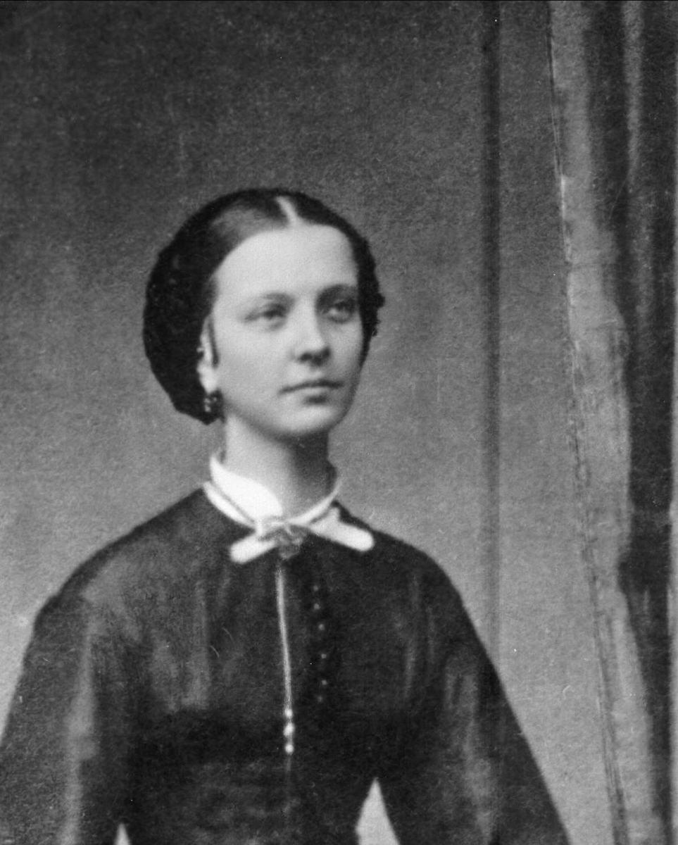 Gustav Borgen, Portrett av Anna Hagerup (1843-1903), født Cappelen, datter av Jørgen Wright Cappelen og Fredrikke Helen Schwirtz. Avfotografering.