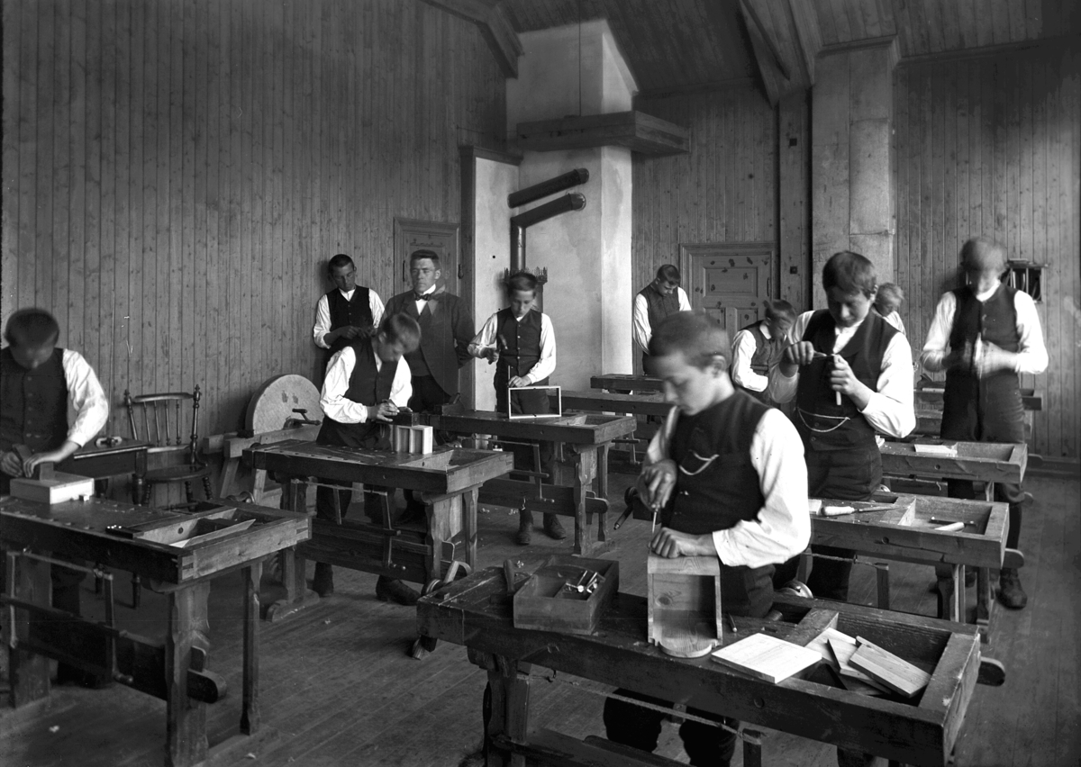 Anders Beer Wilse, Prot: Hartmanns skole interiør Slöidrummet