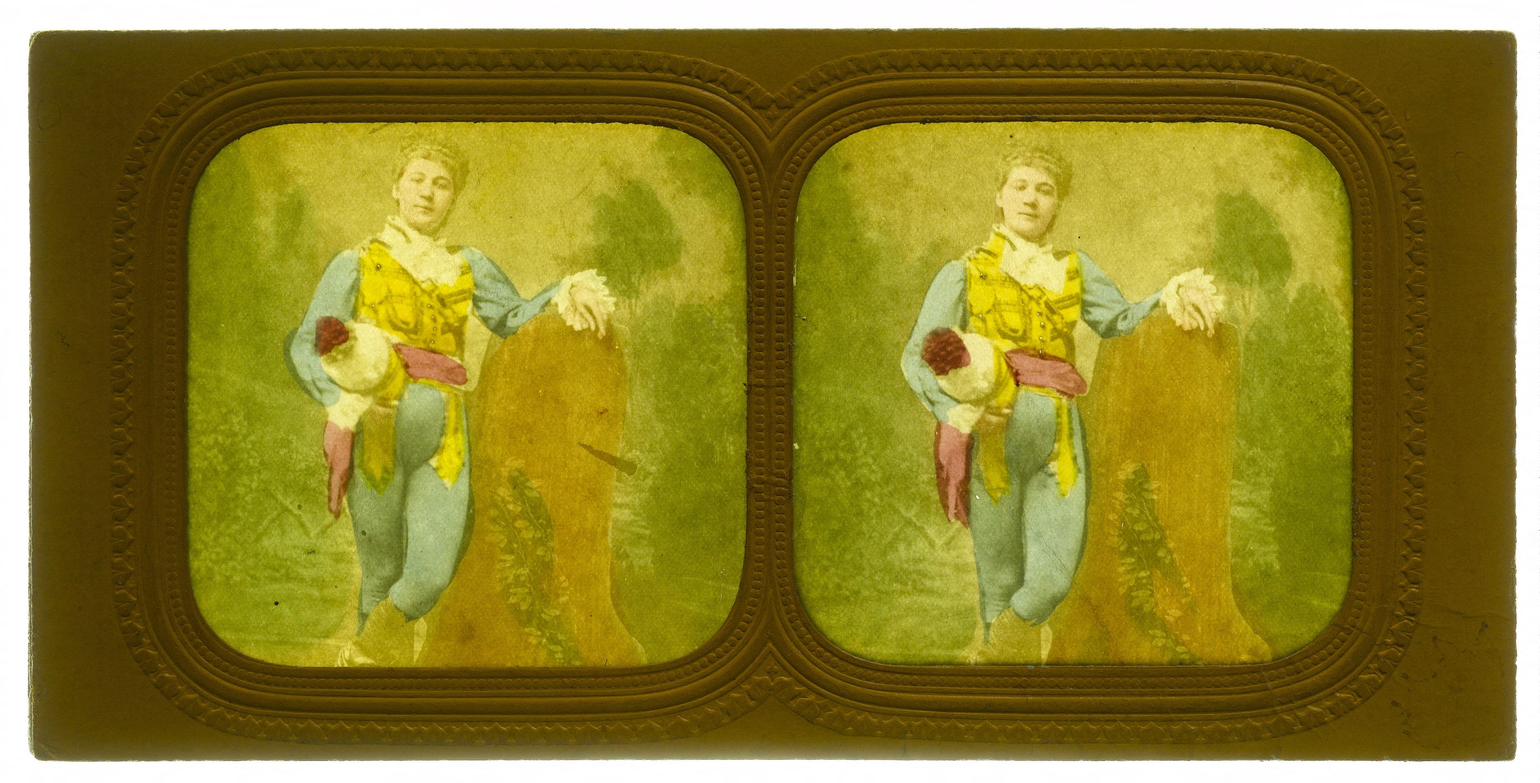 Anonyme, Portrait de femme en costume.