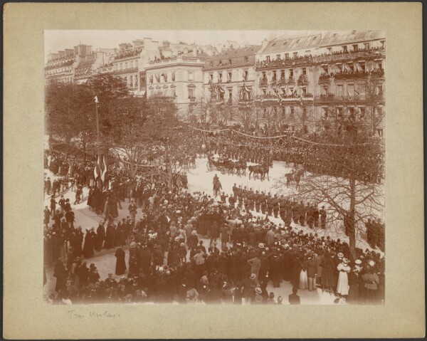 Unknown, [Parade of Tsar Nicholas II and President Felix Faure through Paris]