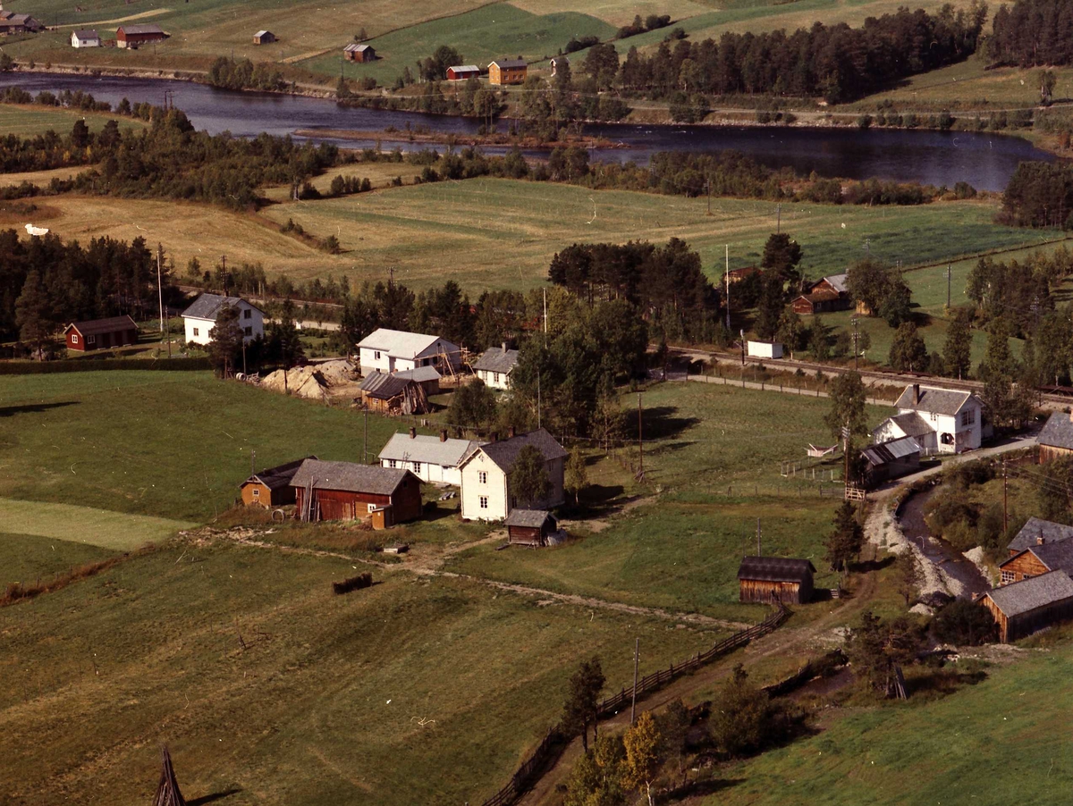 Widerøes Flyveselskap A/S, Gårdsbruk.