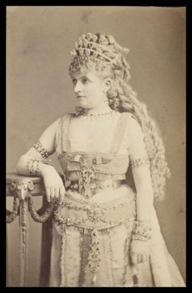 London Stereoscopic and Photographic Company, Guy Little Theatrical Photograph