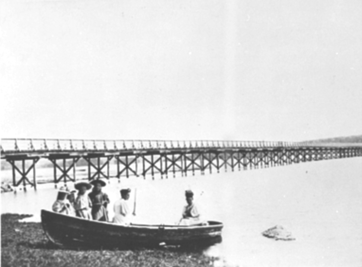Anno Domkirkeodden, ROBÅT, GRUPPE 6: FAMILIEN STEEN, STANGEBRUA, ÅKERSVIKADUBLETT: 0401-8165.