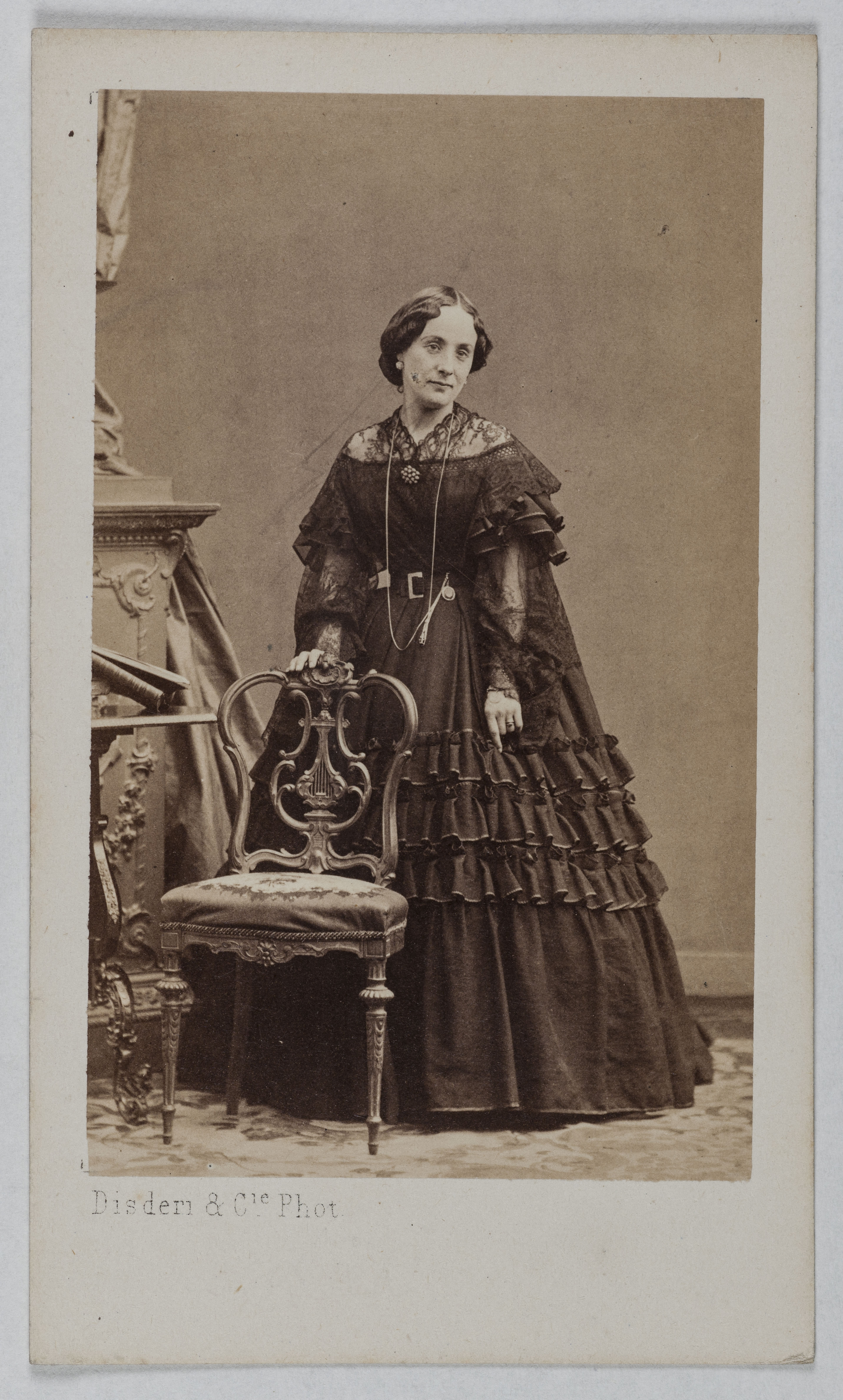 Disderi & Cie, Portrait de Lia Félix (Adélaïde Félix dite, 1830-1908), (sœur de Rachel, actrice)
