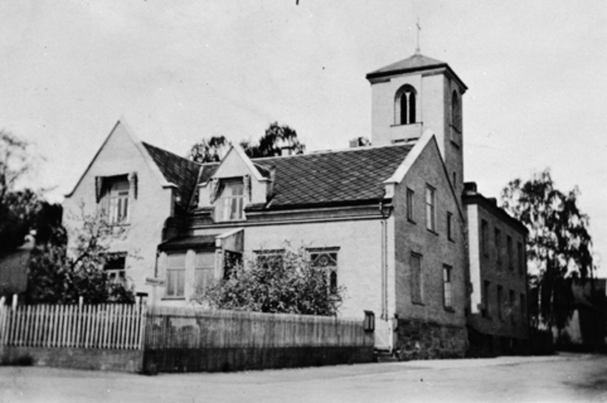 Anno Domkirkeodden, ST. TORFINNS HOSPITAL SYKEHUS, KATOLSKE KIRKE, HAMAR, EKSTERIØR 27. 5. 1934.