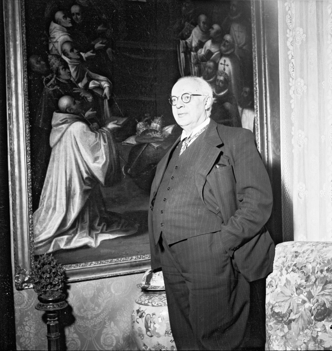 Uppsala-Bild, Professor Louis Backman in his home on North RudbecksProfessor 2, Uppsala 1948