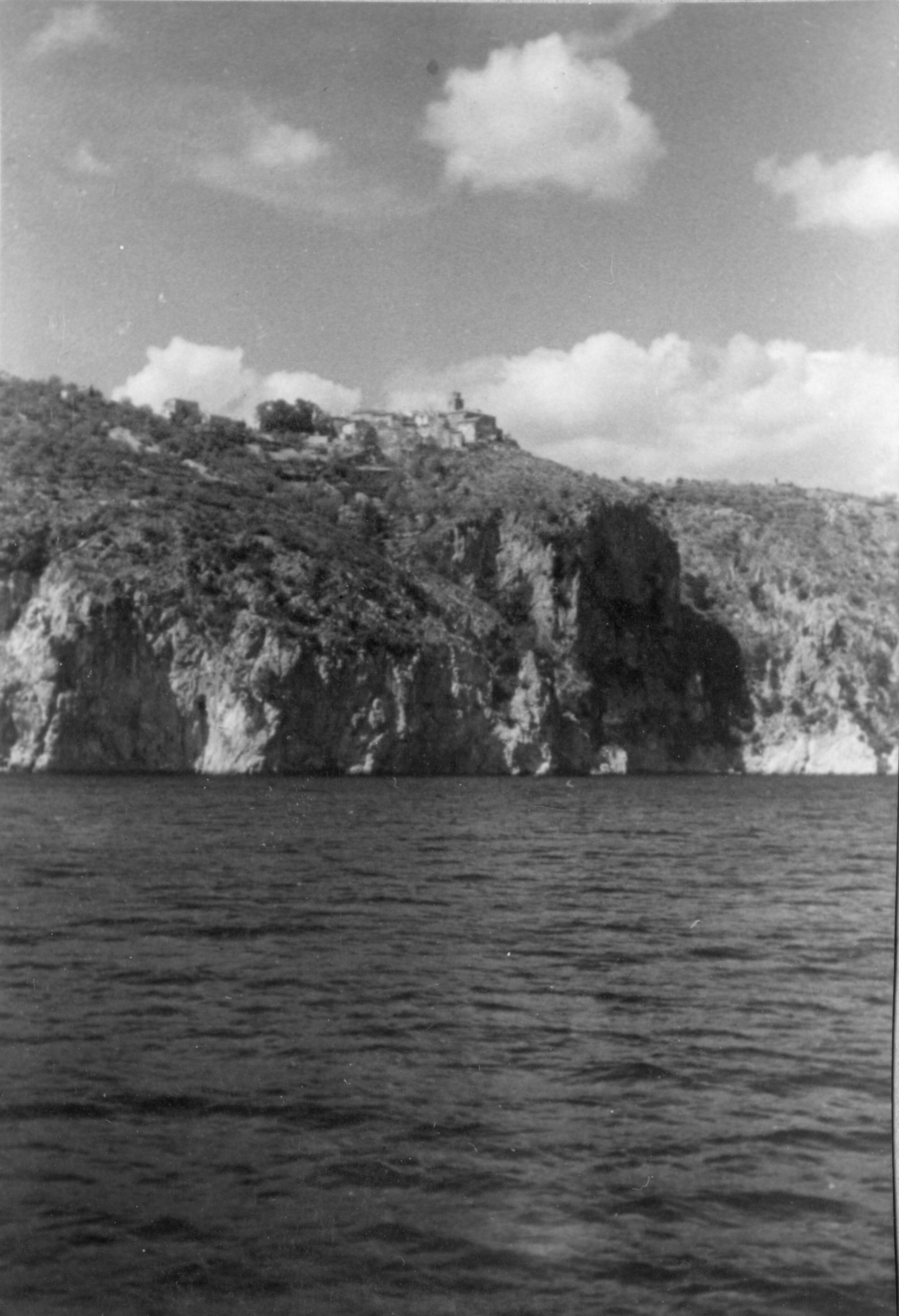 Branko Fučić, Brseč (Mošćenička Draga), panorama mjesta s mora