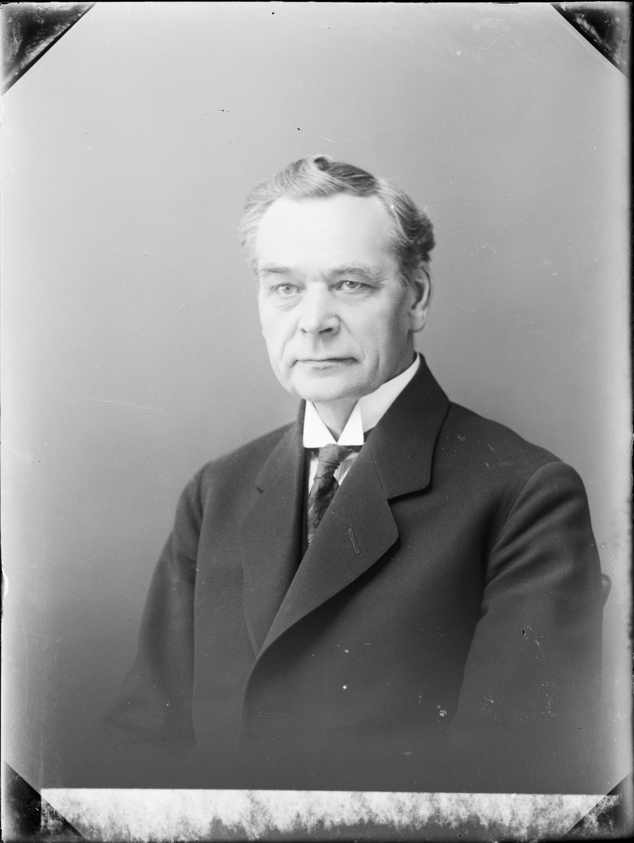 Skötsner-Edhlund, Ateljé Portrait - Man, Östhammar, Uppland