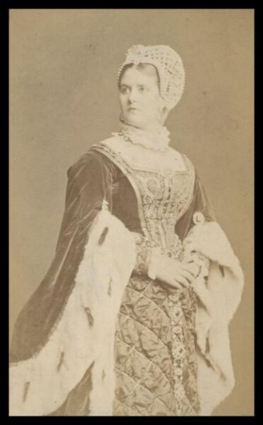 London Stereoscopic and Photographic Company, Guy Little Theatrical Photograph