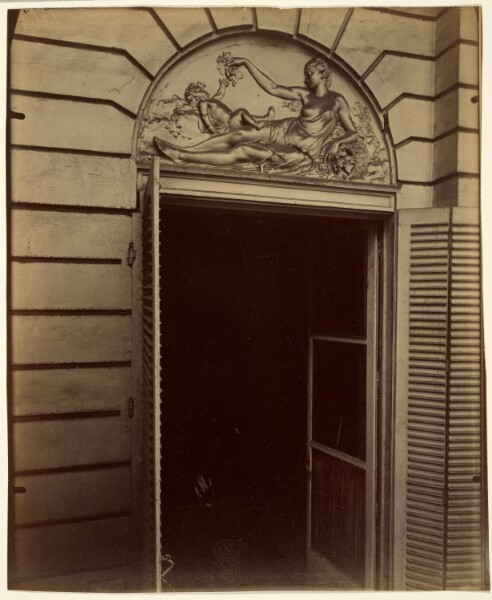 Eugène Atget, Overdoor Relief, Hôtel du Cardinal Dubois, rue de Valois 10