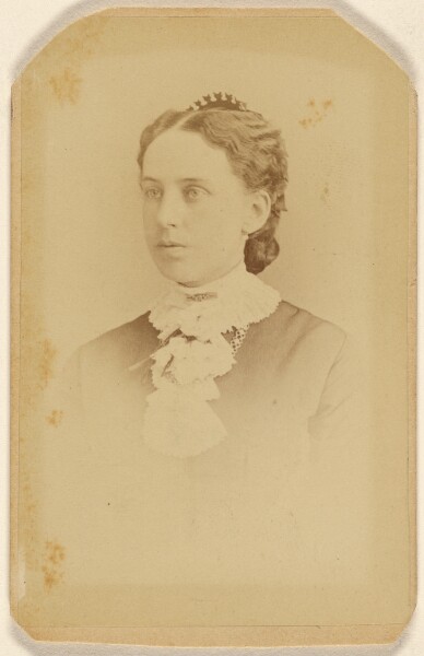 A. & G. Taylor, [Unidentified woman in 3/4 profile, printed in vignette-style]