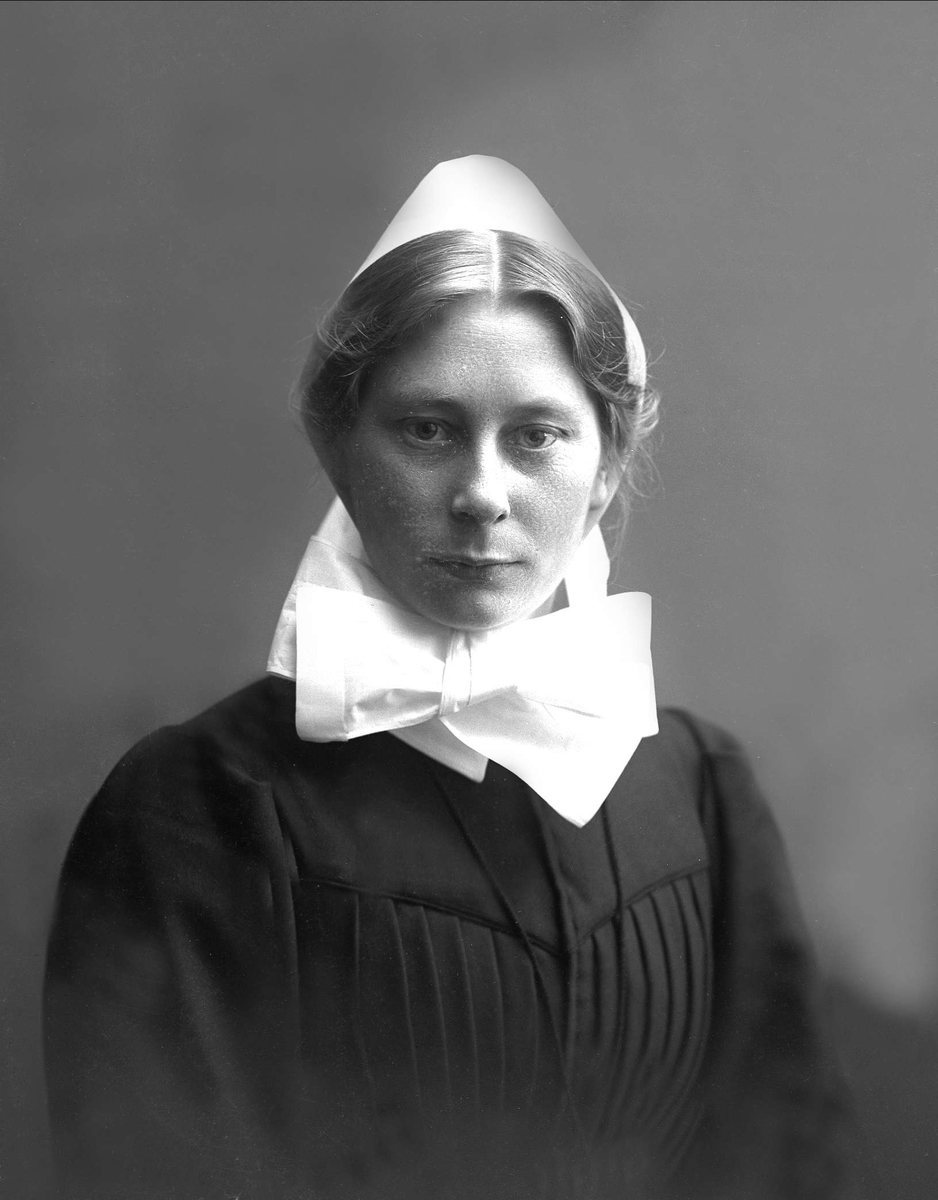Gustav Borgen, Portrett, sykepleier, søster Sirene.