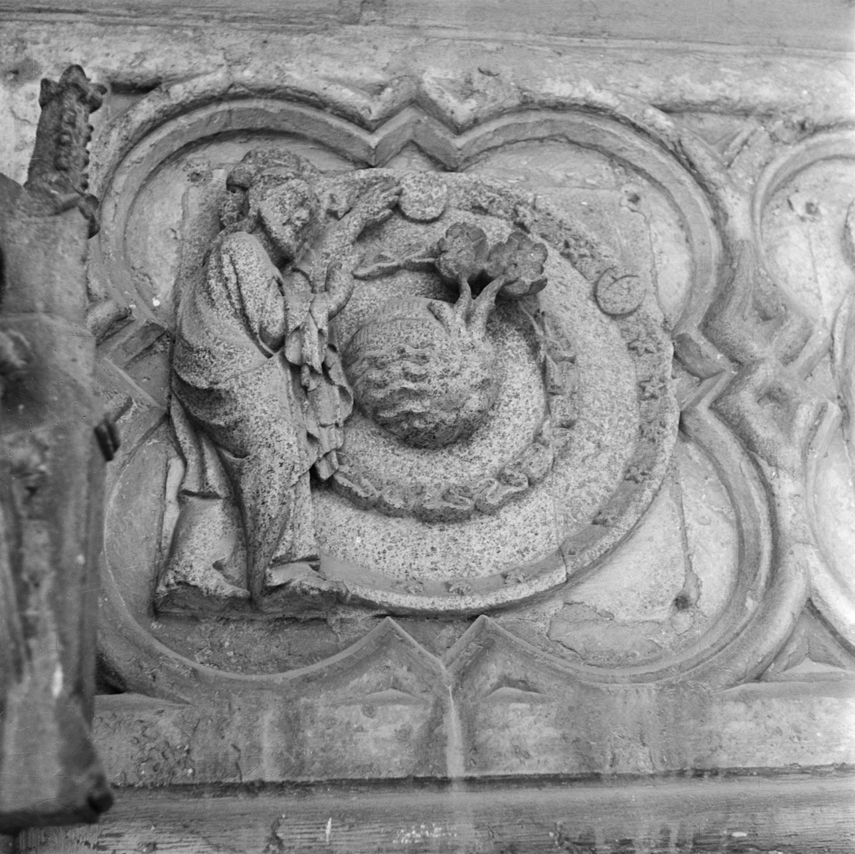 Gunnar Sundgren, Detail of relief in Uppsala Cathedral, Fjärdingen, Uppsala