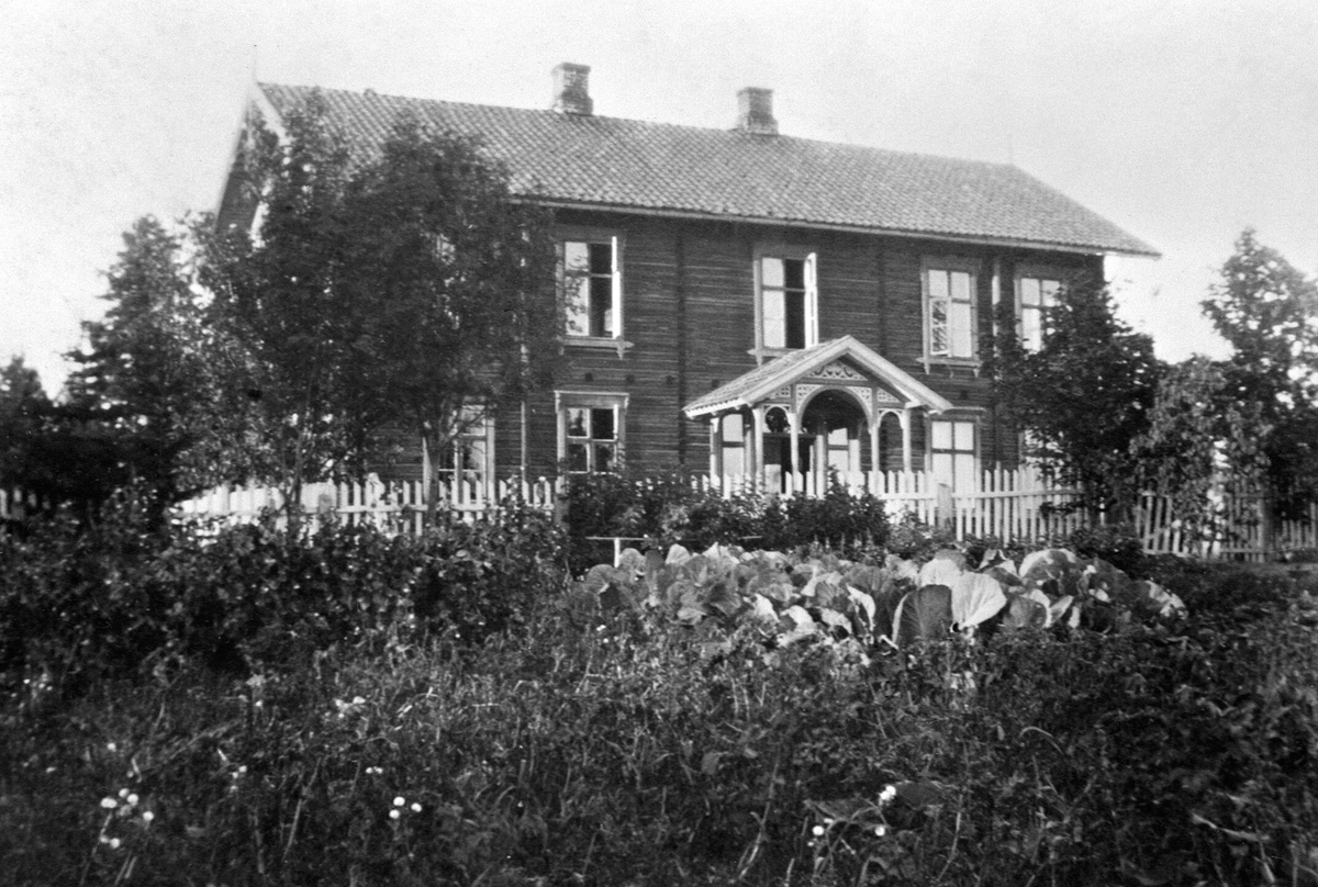 Anno Domkirkeodden, SLÅTTON, SKOLEJORDE, O. TOMTER MED LJÅ, SIGRID TOMTER, MARGRETE TOMTER MED RIVER, ØSTÅS SKOLE