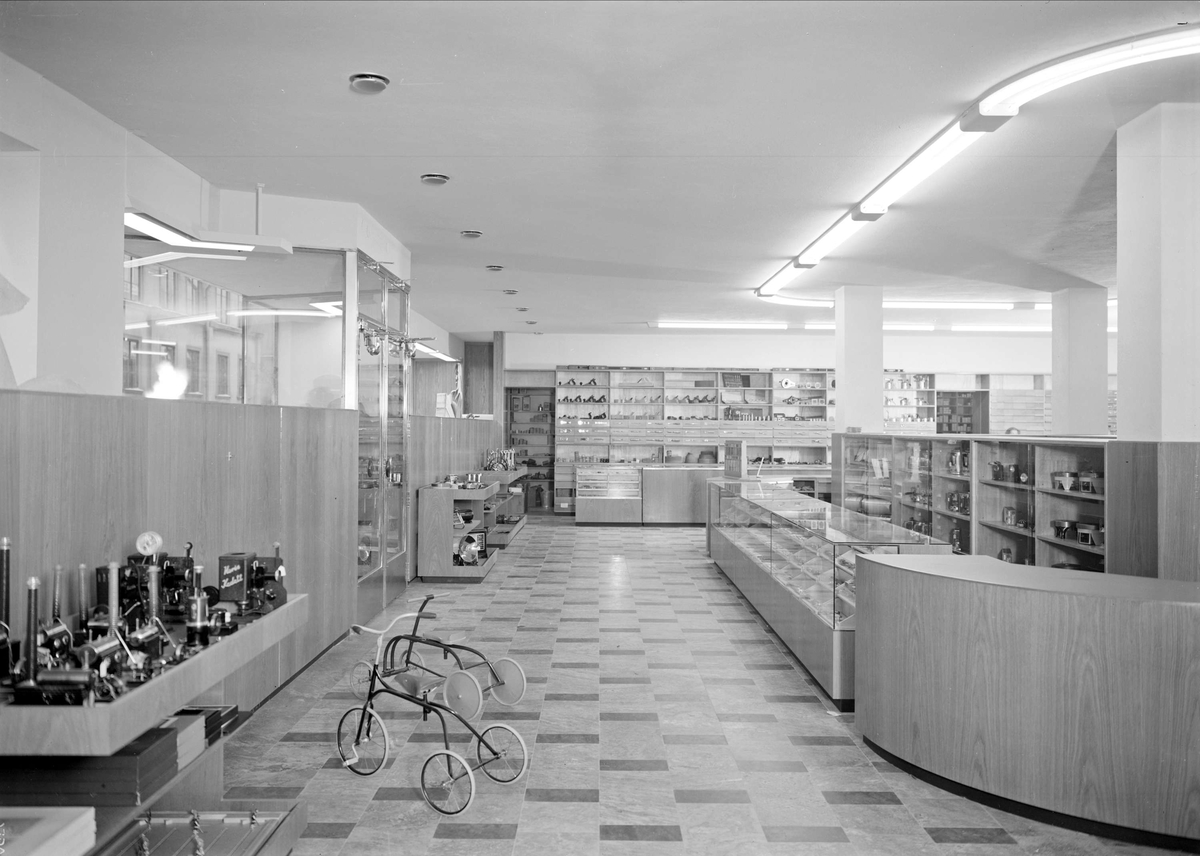 Paul Sandberg, AB Wolrath & Co:s järnaffär, Svartbäcksgatan 14, Uppsala, interiör oktober 1941