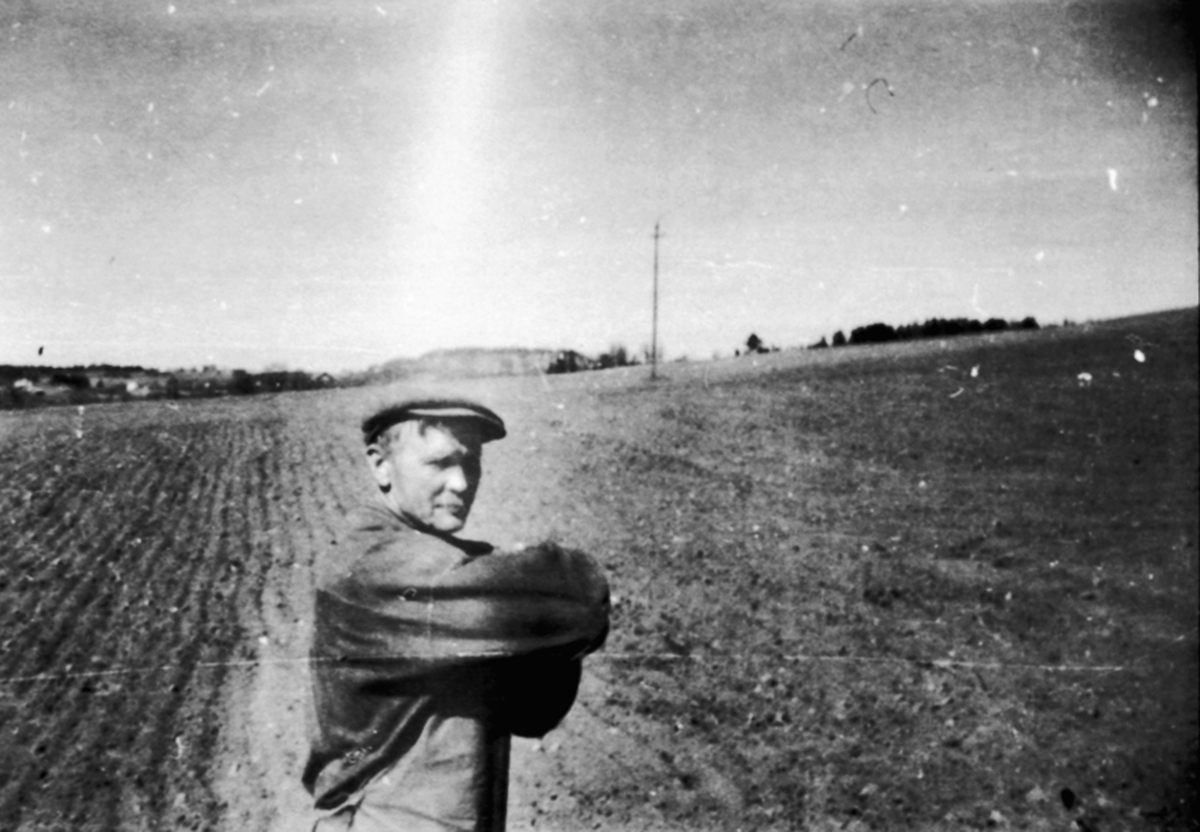 Anno Domkirkeodden, Arbeidsformann Nikolai Evensen (1887-1979). 30 år på Hoel gård, Nes, Hedmark.
