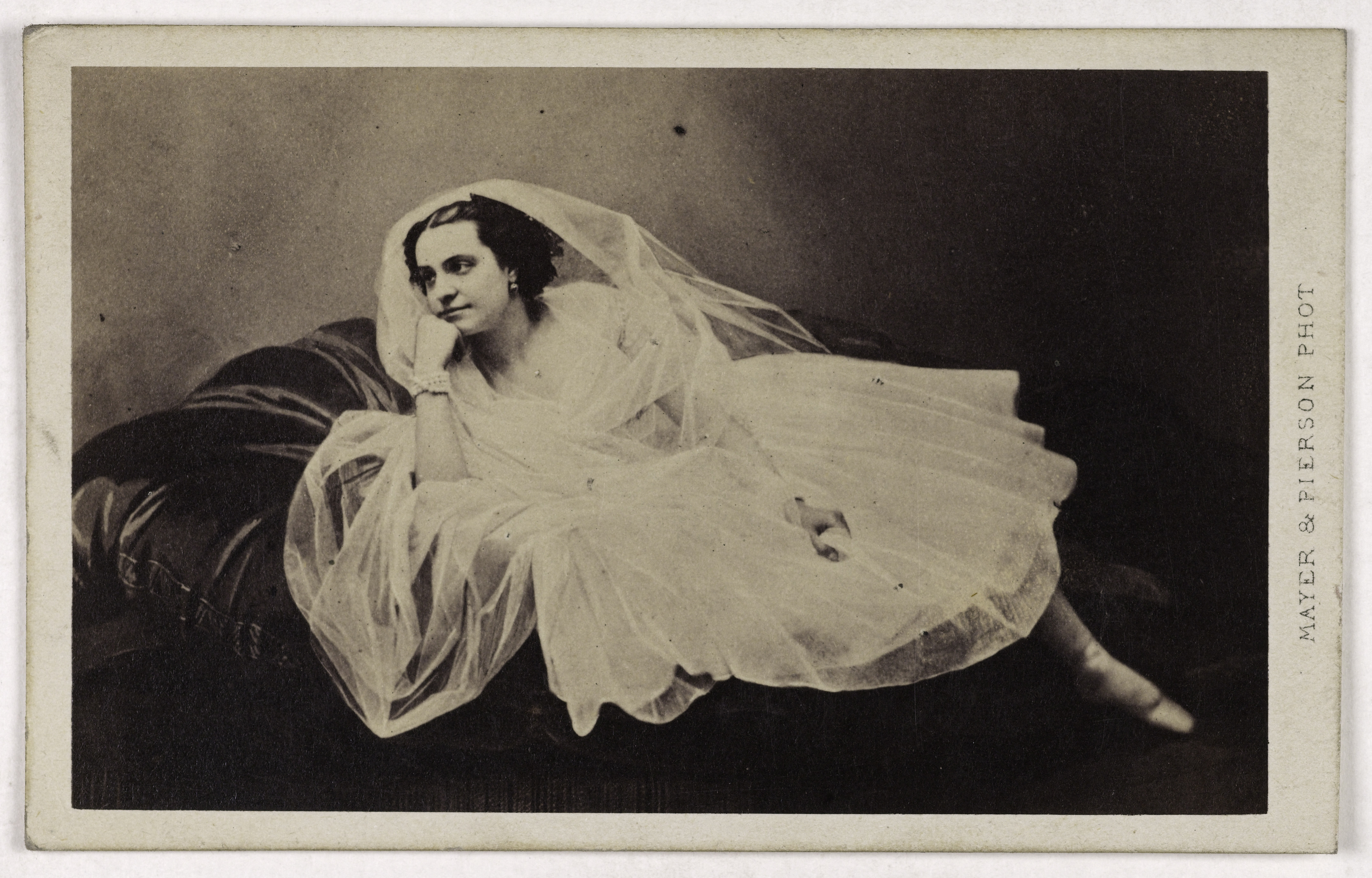 Mayer Frères et Pierson, Portrait de Carolina ou Caroline Rosati (1826-1905), (danseuse)