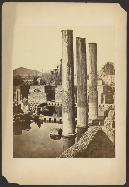 Unknown, [Ruins with columns]