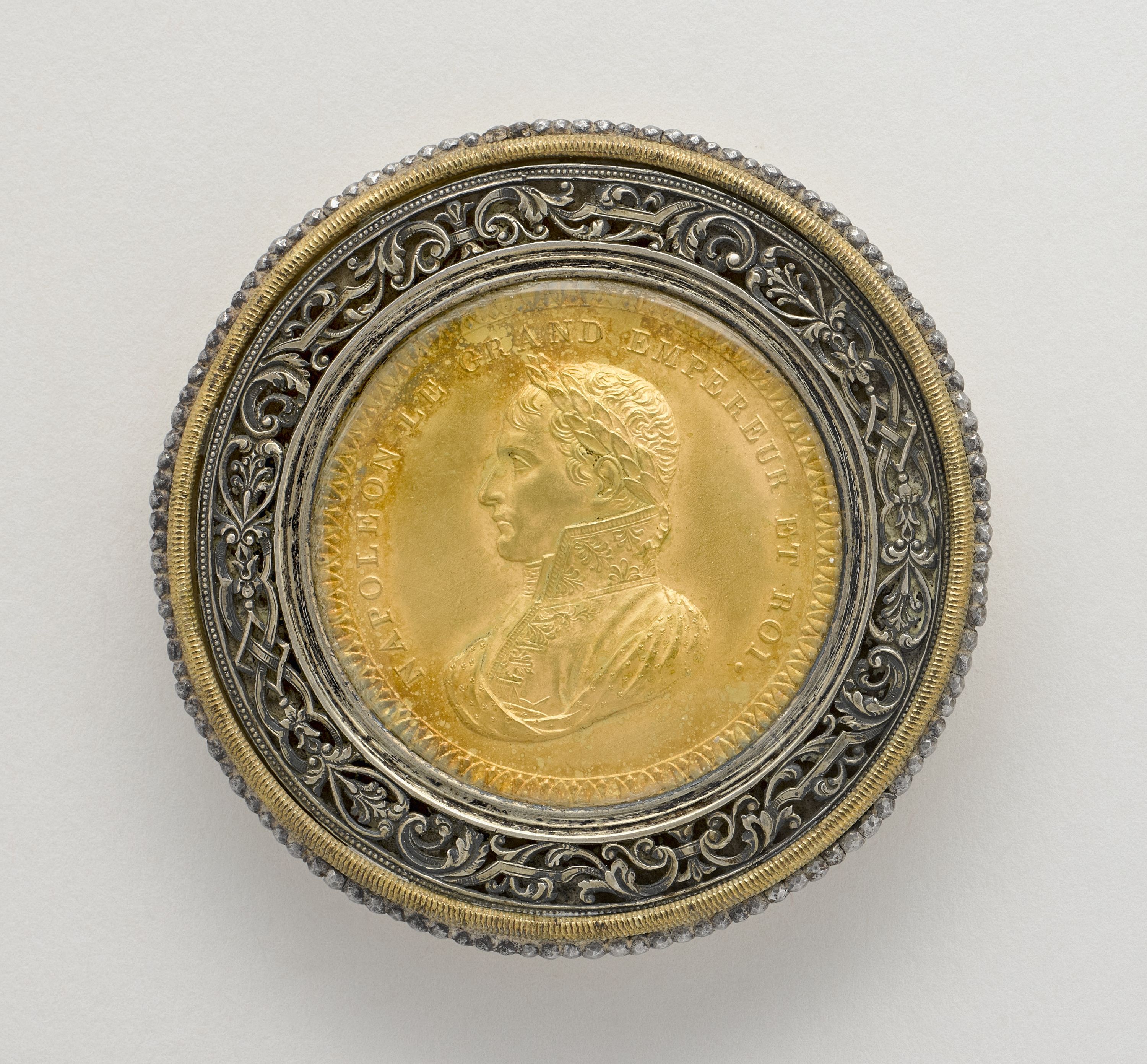 Anonyme, Bonbonnière ornée du portrait de Napoléon Ier