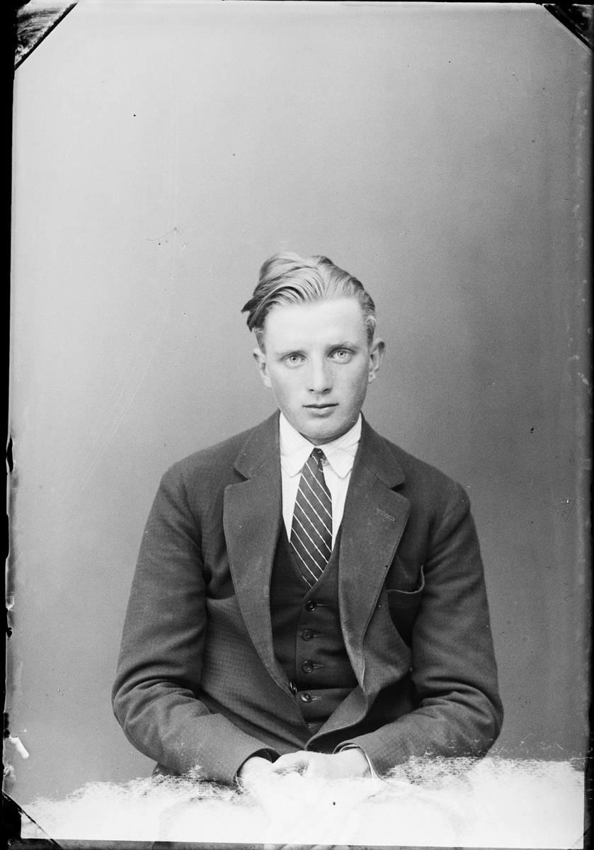 Skötsner-Edhlund, Ateljé Portrait - Arvid Pettersson of Däcksta, HökA, Uppland