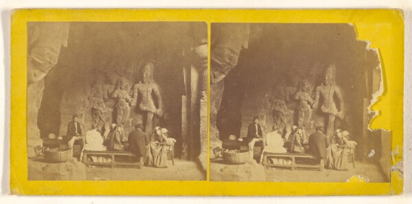 Unknown, [Picknic al Elephanta]/[Group of people having a picnic inside a Hindu Temple, Elephanta, India]