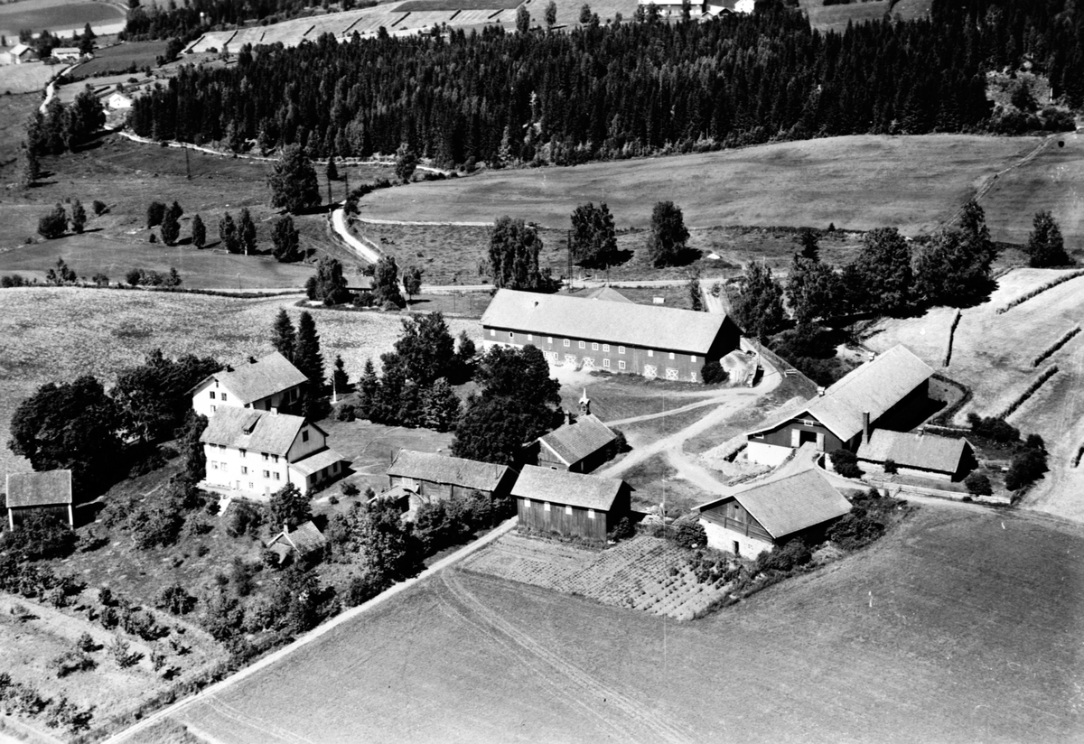 Anno Domkirkeodden, Flyfoto av Hersoug gård, Ringsaker.