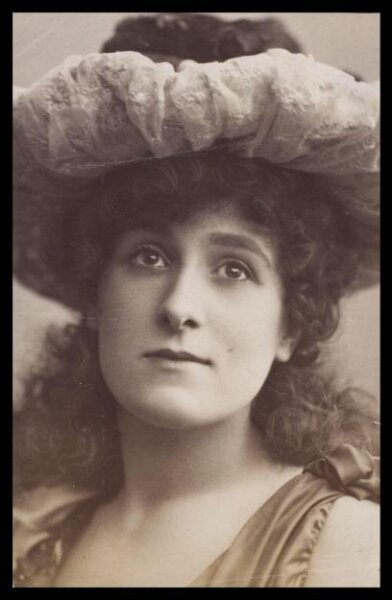London Stereoscopic and Photographic Company, Guy Little Theatrical Photograph