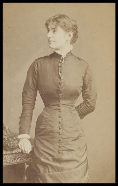 London Stereoscopic and Photographic Company, Guy Little Theatrical Photograph