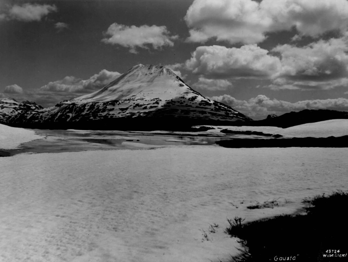 Anders Beer Wilse, Snødekt fjellvidde ved Gaustatoppen.
