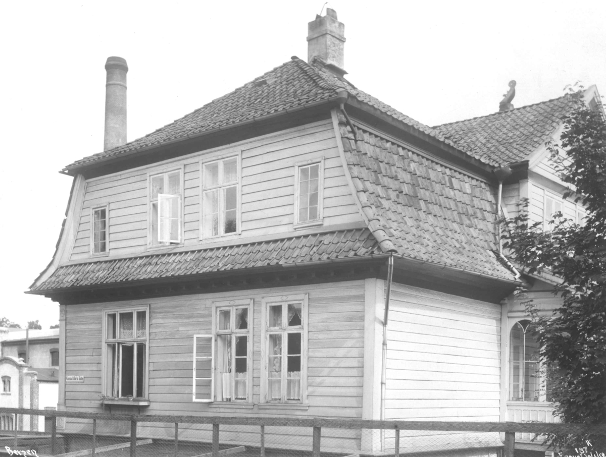 Anders Beer Wilse, Bergen K, Konsul Bors gate