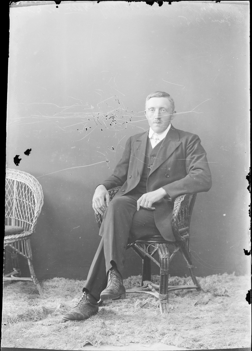 Skötsner-Edhlund, Ateljé Portrait - Man from Norrby, Valö parish, Uppland